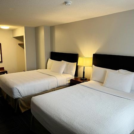 Divya Sutra Plaza And Conference Centre Calgary Airport Hotel Exterior foto