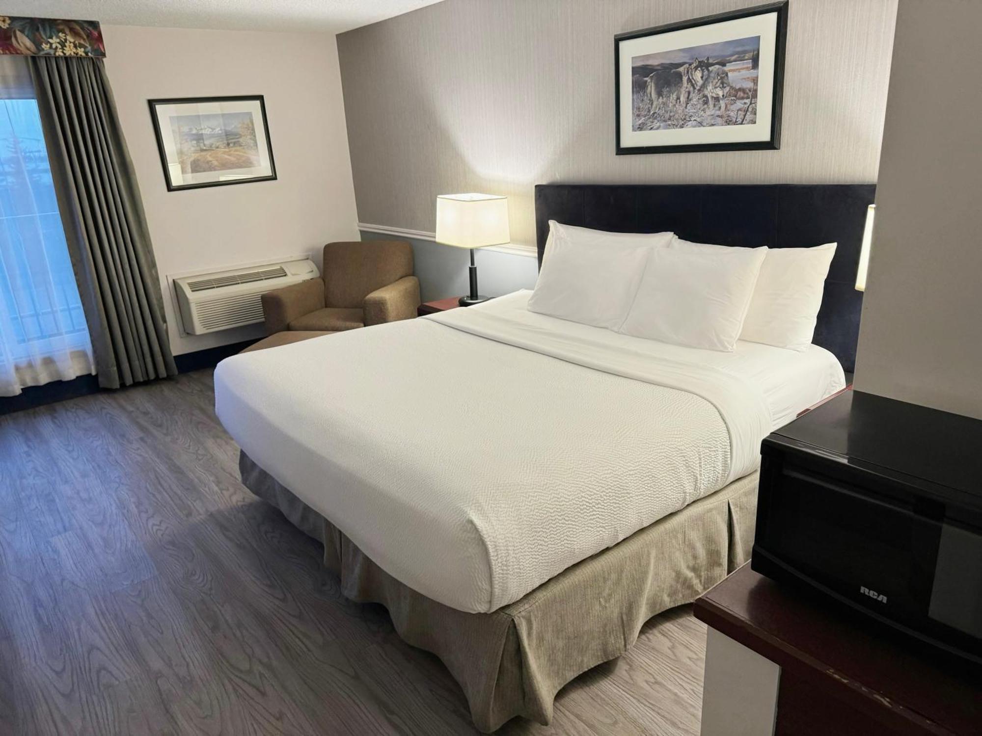 Divya Sutra Plaza And Conference Centre Calgary Airport Hotel Exterior foto