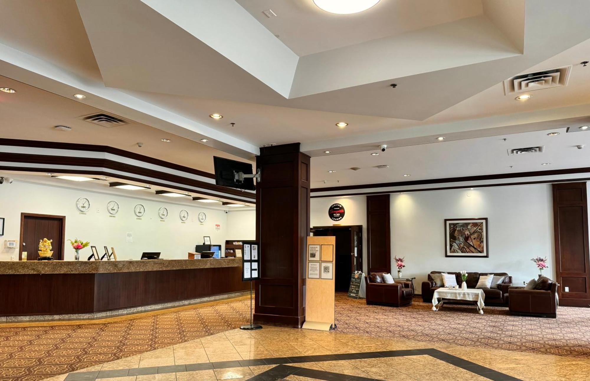 Divya Sutra Plaza And Conference Centre Calgary Airport Hotel Exterior foto