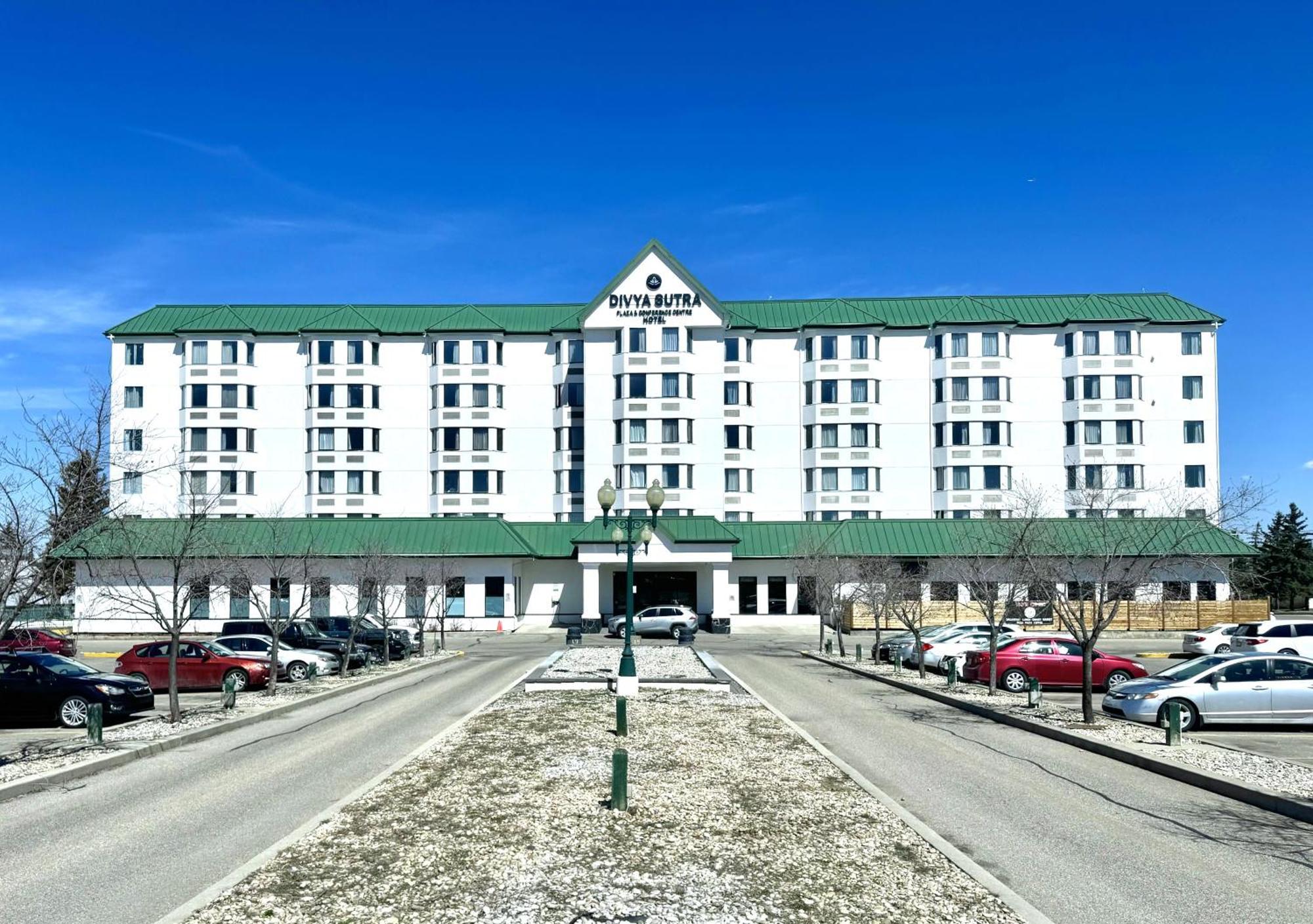 Divya Sutra Plaza And Conference Centre Calgary Airport Hotel Exterior foto
