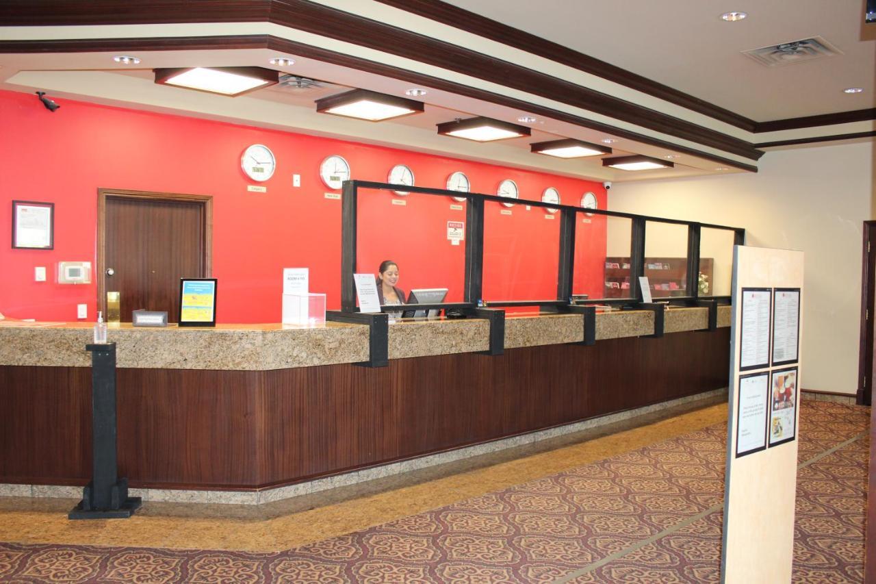 Divya Sutra Plaza And Conference Centre Calgary Airport Hotel Exterior foto